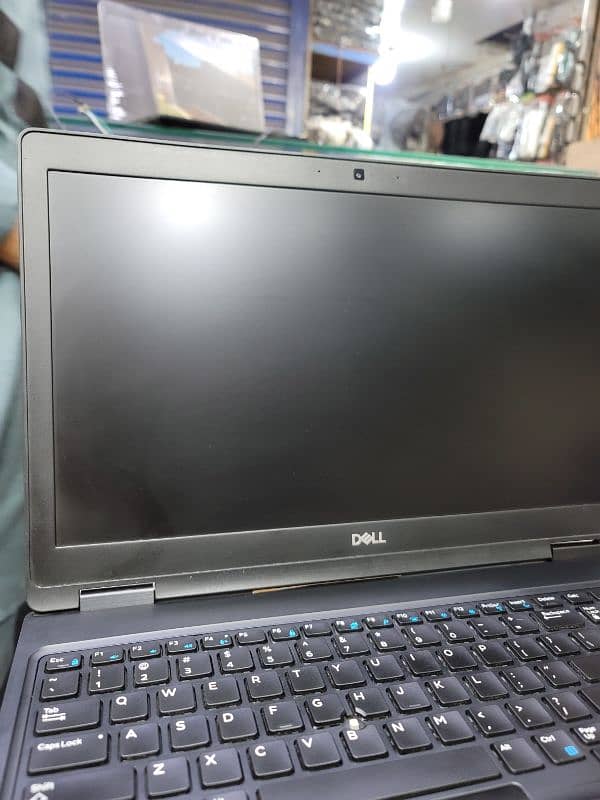 Dell Precision 3530 xeon deticadet 4gb graphics 1