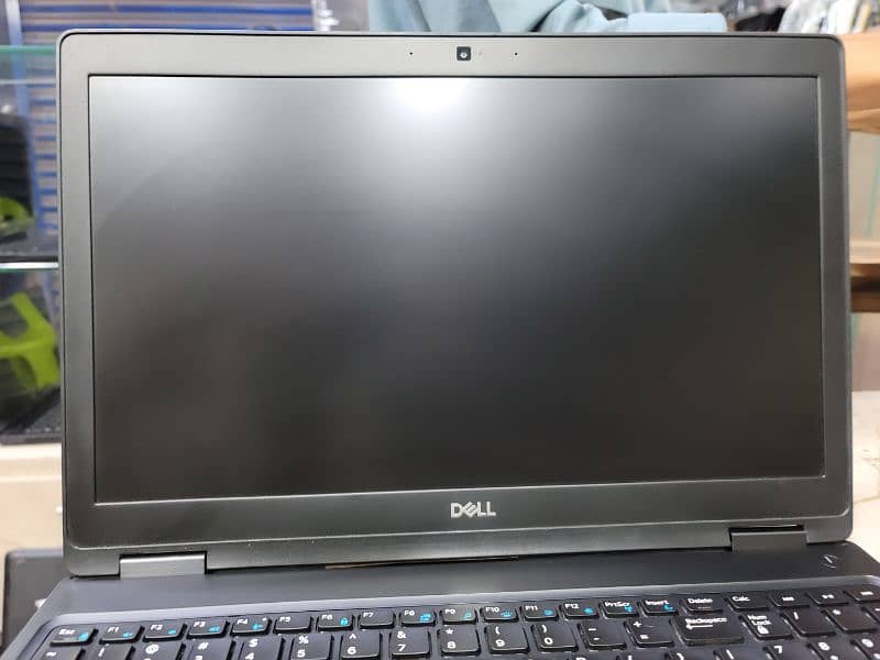 Dell Precision 3530 xeon deticadet 4gb graphics 4