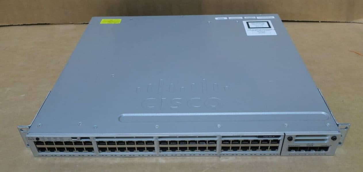 Cisco Catalyst 3850 48-port PoE IP Base with 5 access point license 1