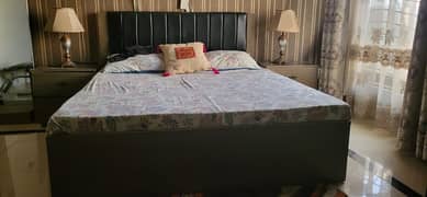 Bedset with side tables