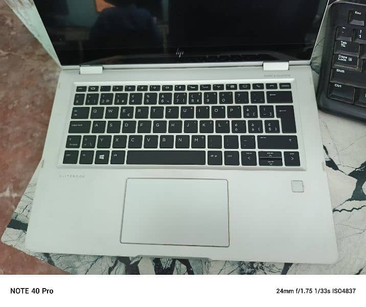 Hp elite book 1030 G2 2