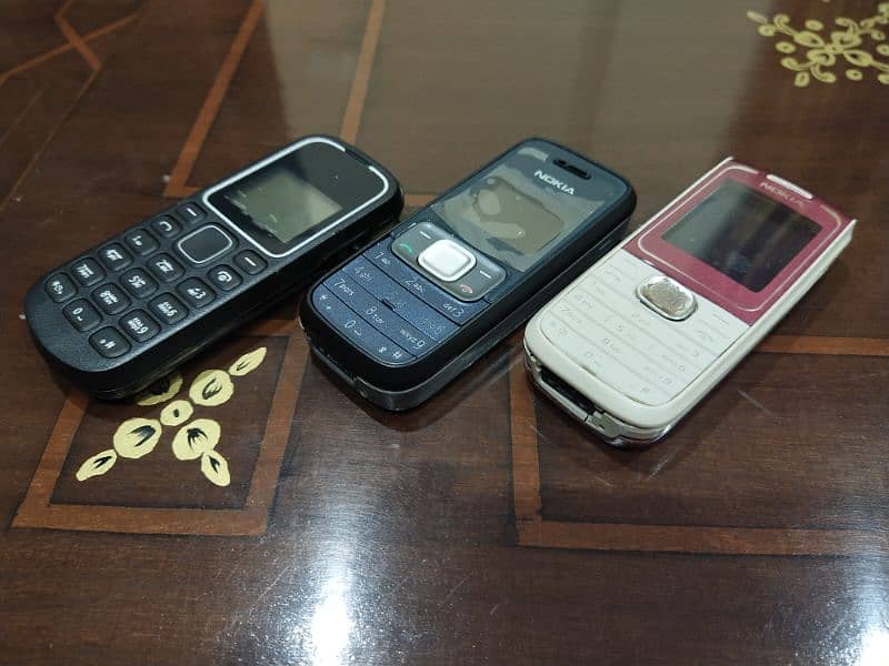 Nokia Keypad Mobile For Collectors 16