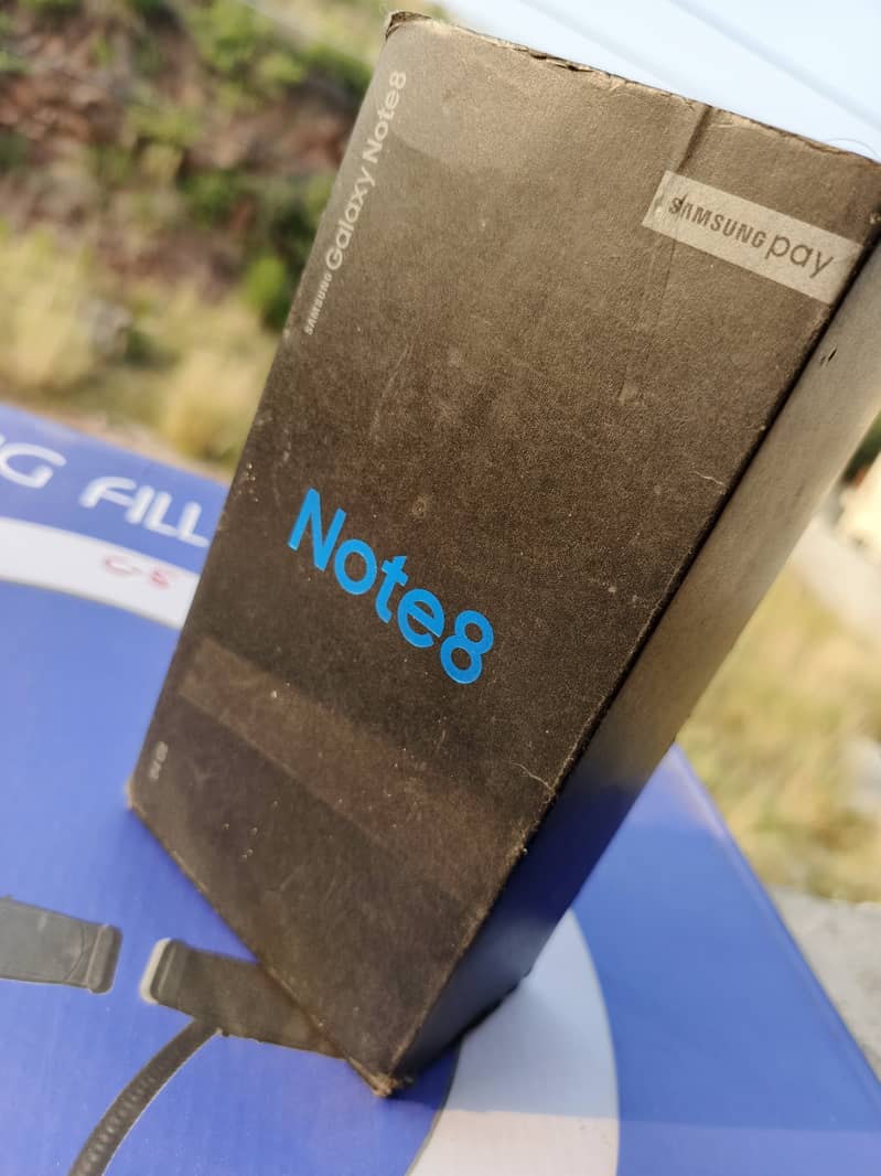 SAMSUNG NOTE 8 WITH BOX 7