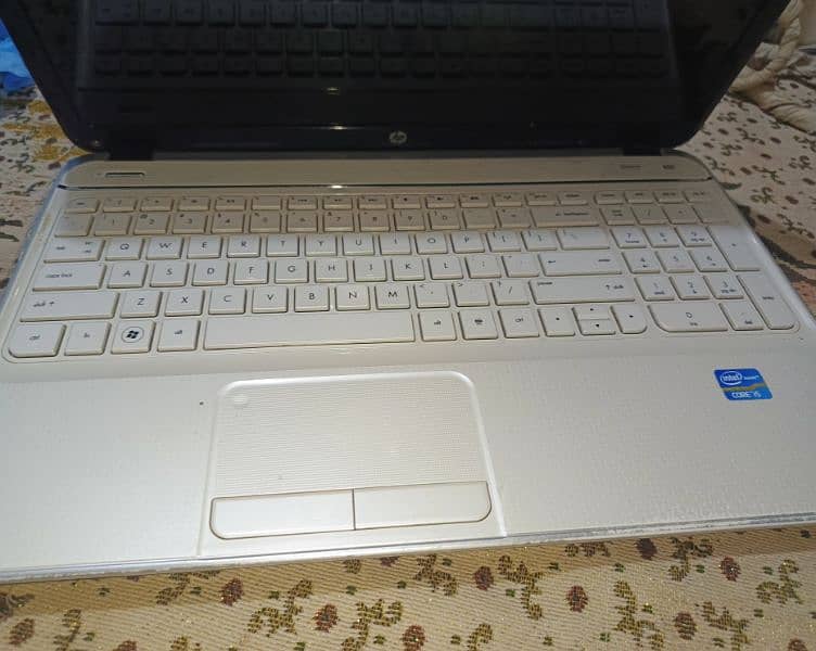 core i5 3rd generation Hp pavilion Laptop (white) 0