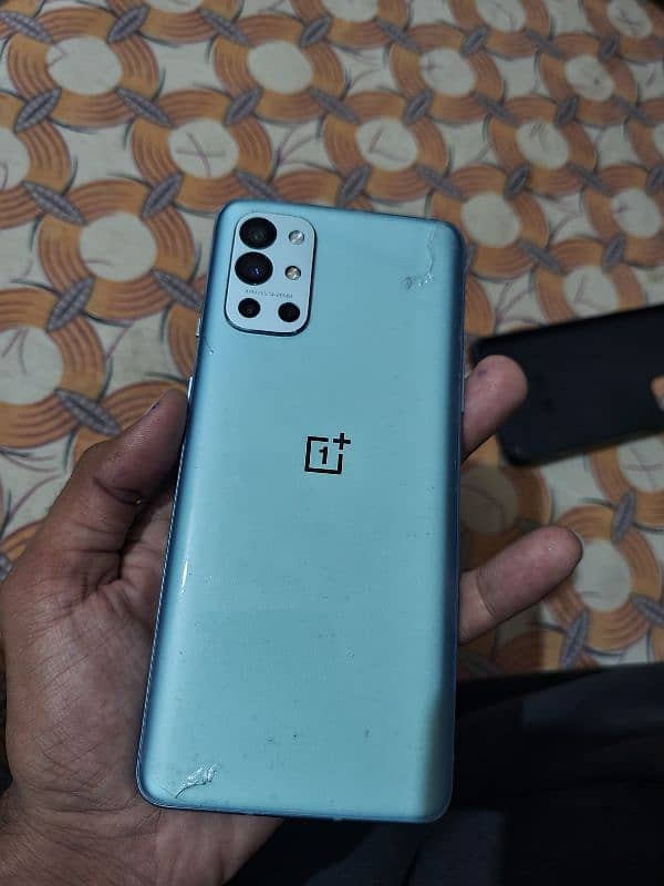 Oneplus 9R 1