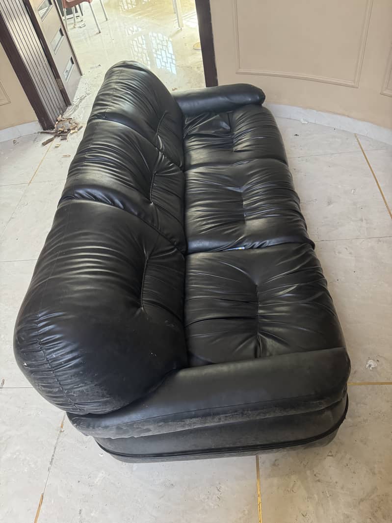 Sofa, 3 seater, black leather. 3