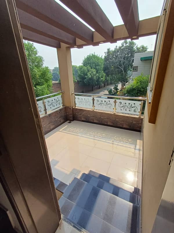 6 Marla corner House For Sale In Bahria Town Lahore At Prime Location On Investor Rate 8