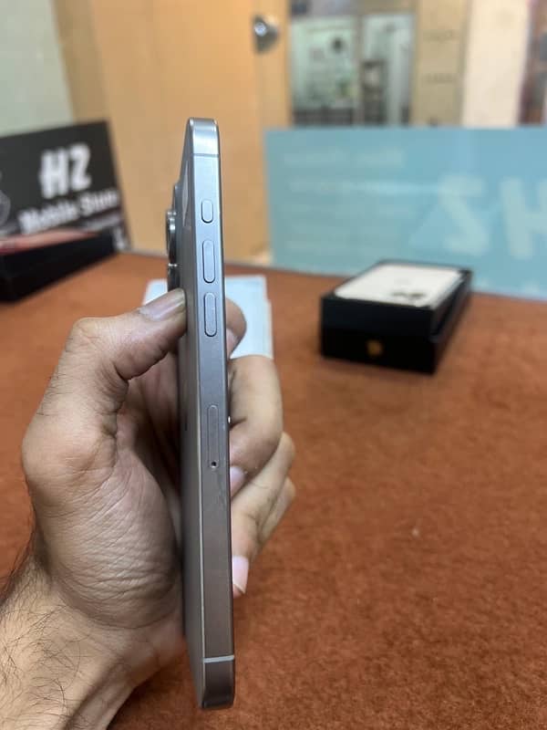 iphone 15 pro max factory unlocked 3