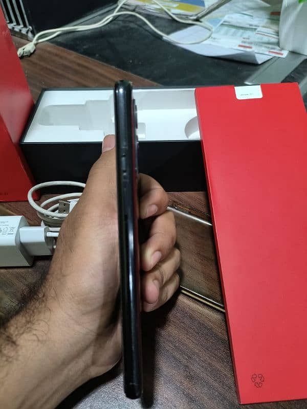 OnePlus 8GB 128GB 2