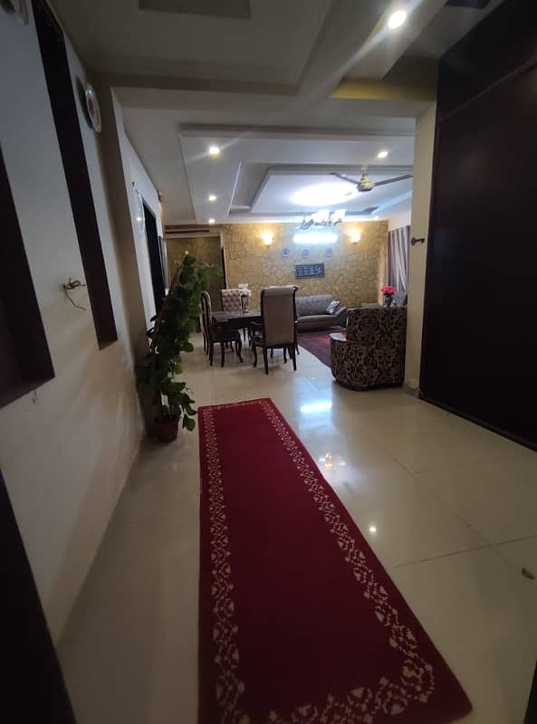 Furnished upper portion. 0311*5786*429 3