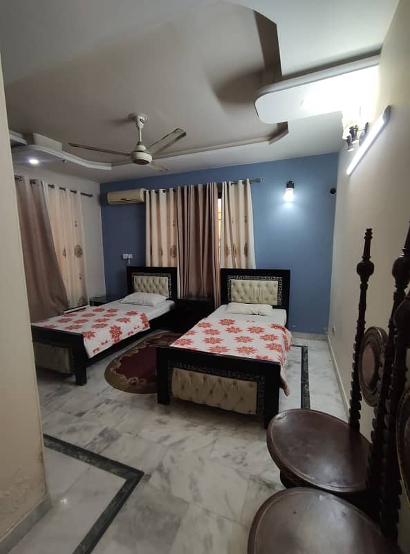 Furnished upper portion. 0311*5786*429 11