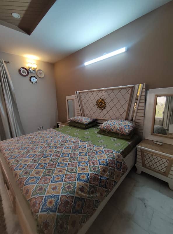 Furnished upper portion. 0311*5786*429 13