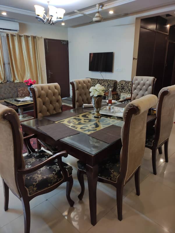 Furnished upper portion. 0311*5786*429 17