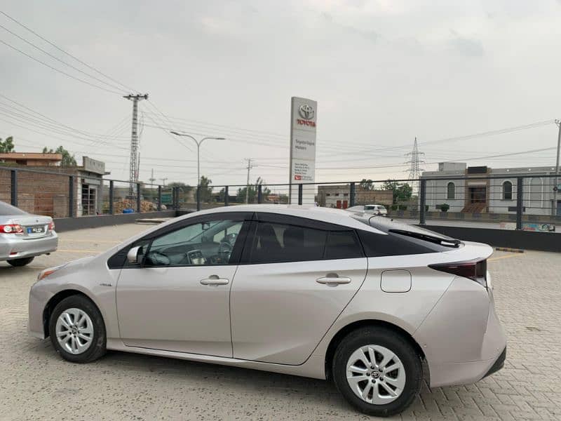 Toyota Prius 2016 1