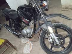 yamaha YBR G 125 CC . . . .  look like new.