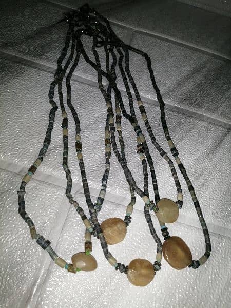 v v low price . . all stones nd beads other items 11