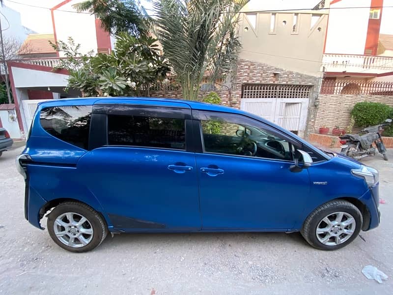 Toyota Sienta 2015 4