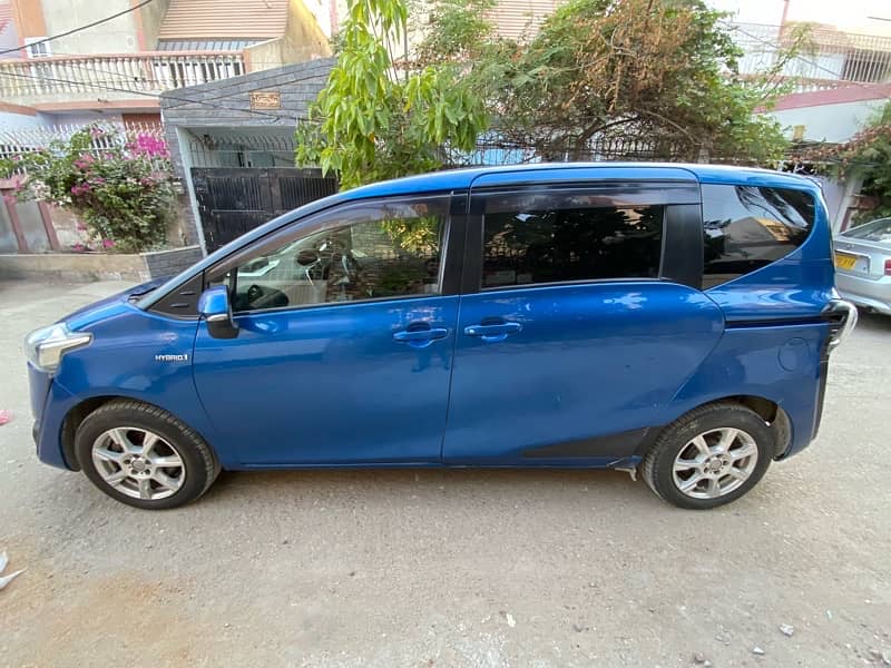 Toyota Sienta 2015 5