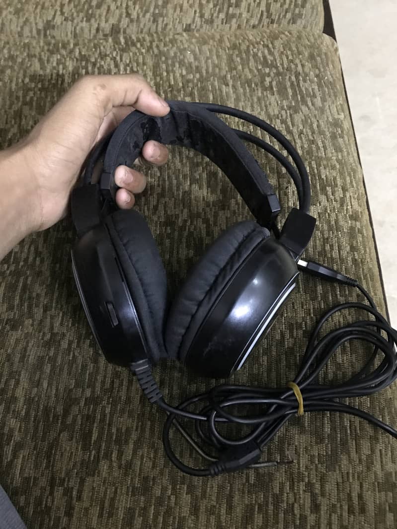 2 monster gaming headphones 0