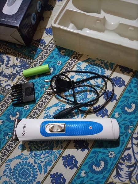 KEMEI Hair Clipper 4