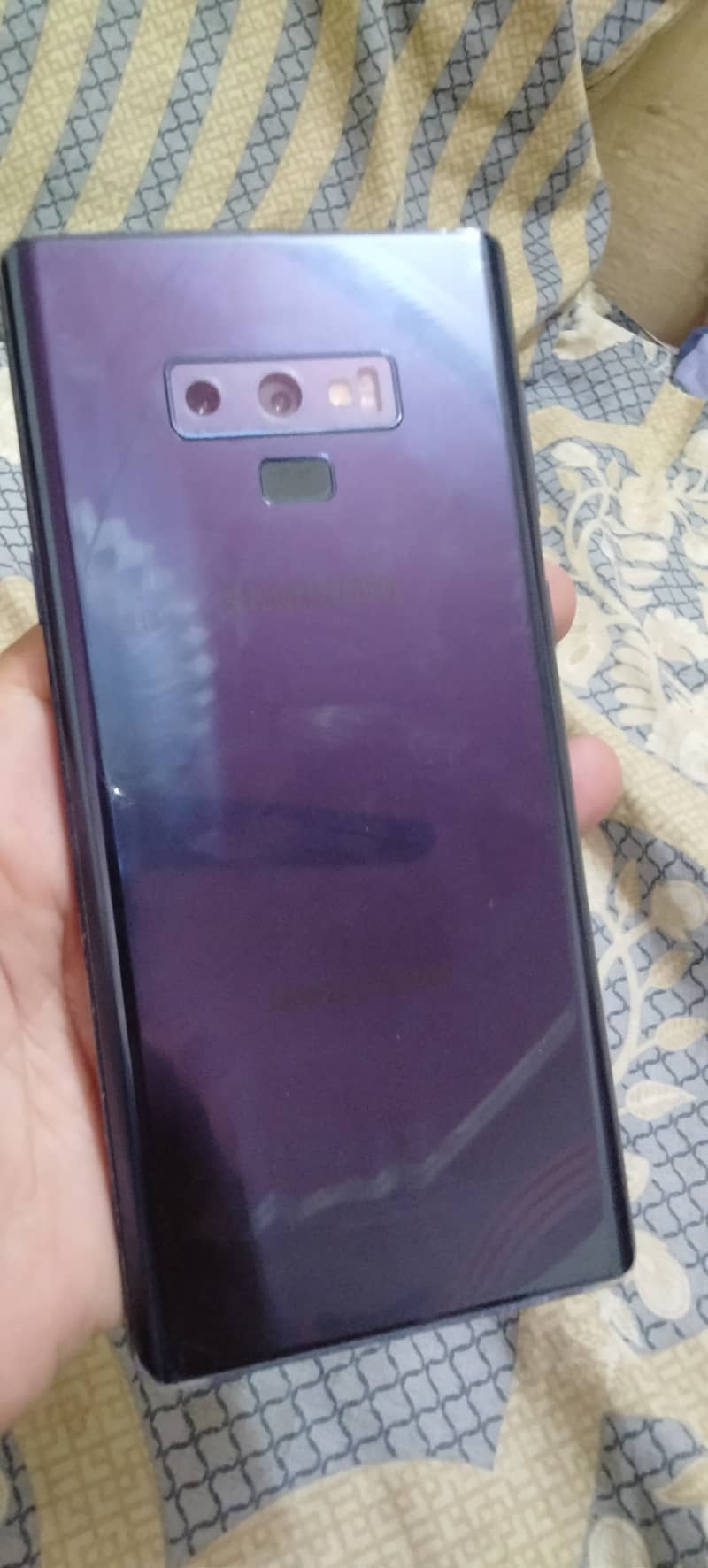 Hello I'm selling my Samsung Galaxy Note 9 dull sim official approval 4