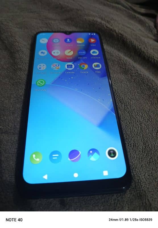 vivo y 20s 8/256 gb 7