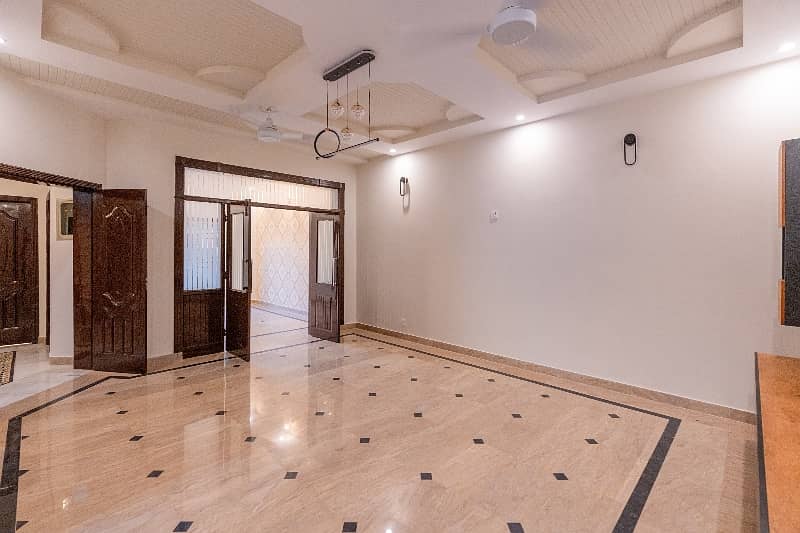 10 Marla Corner Modern Style House For Sale In Punjab Coop Housing Society LHR 35