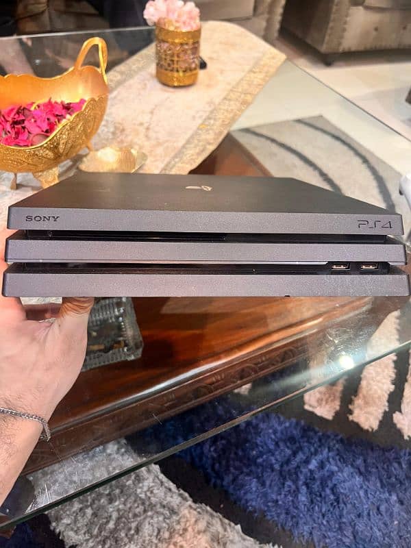 ps4 pro 1TB Ronaldo edition 1