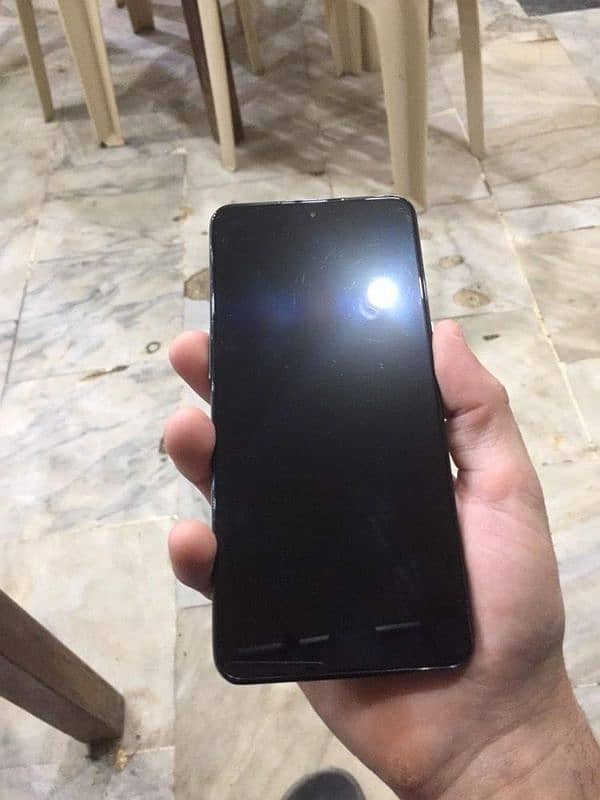 one plus 10t 5G 8/128 non pta with originat charger 3