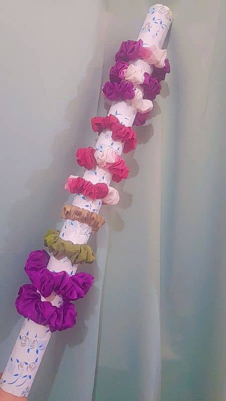 scrunchies and Hairband bow clips 10