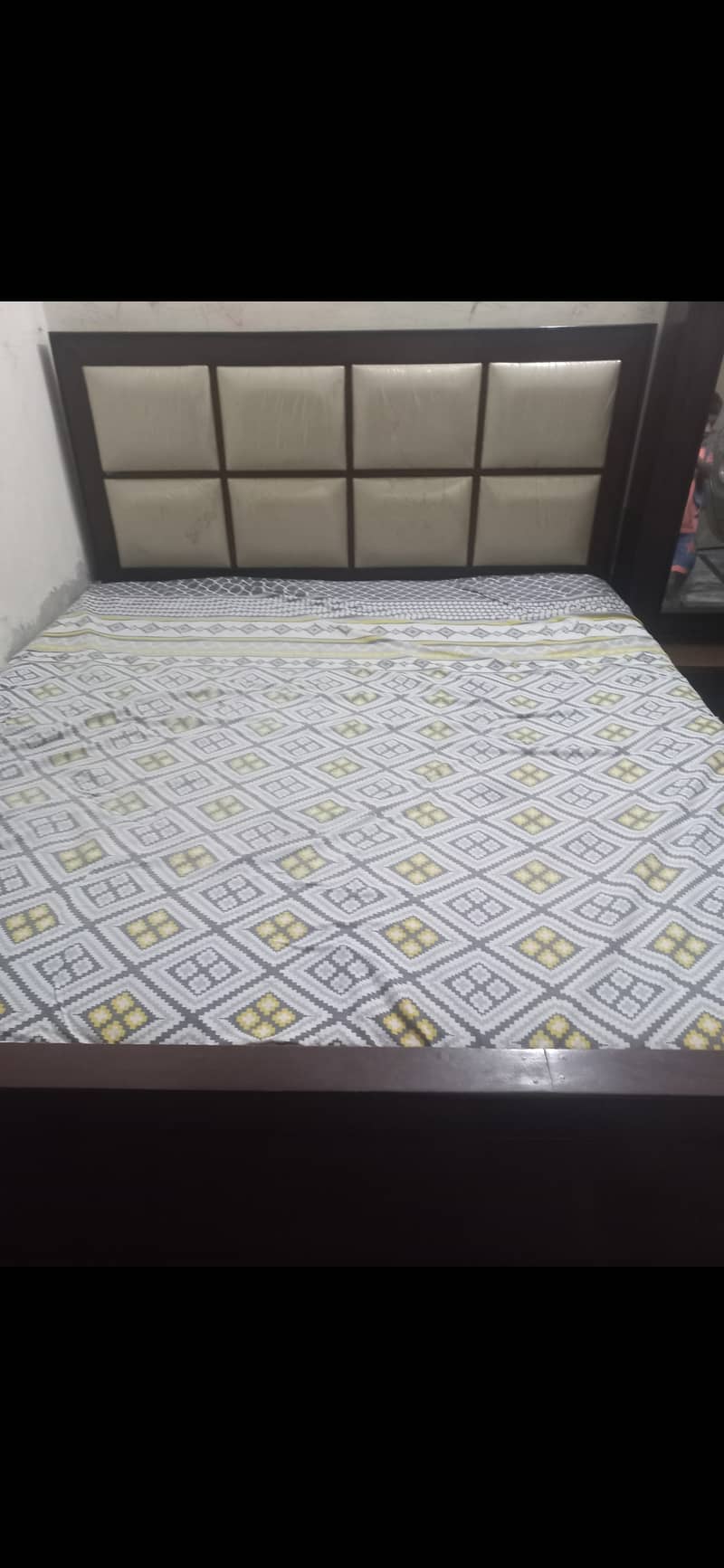 King size bed for sale with 2 side tables 1