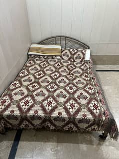 Bed (چار پائی )