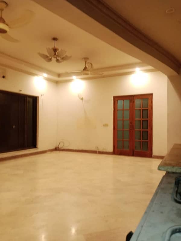 10 marla 4bed house available for rent in dha phase 4 8