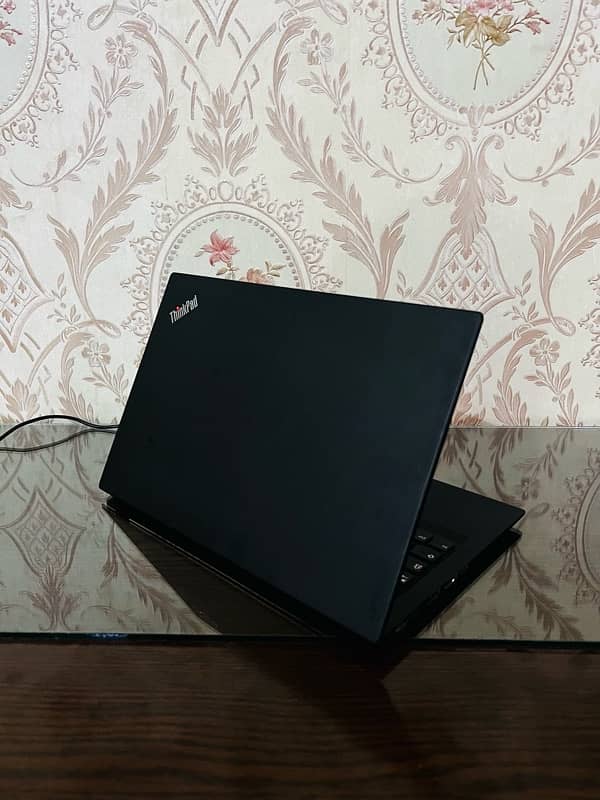 Lenovo thinkpad X1 carbon | core i5 8th gen | 14 inch display 4