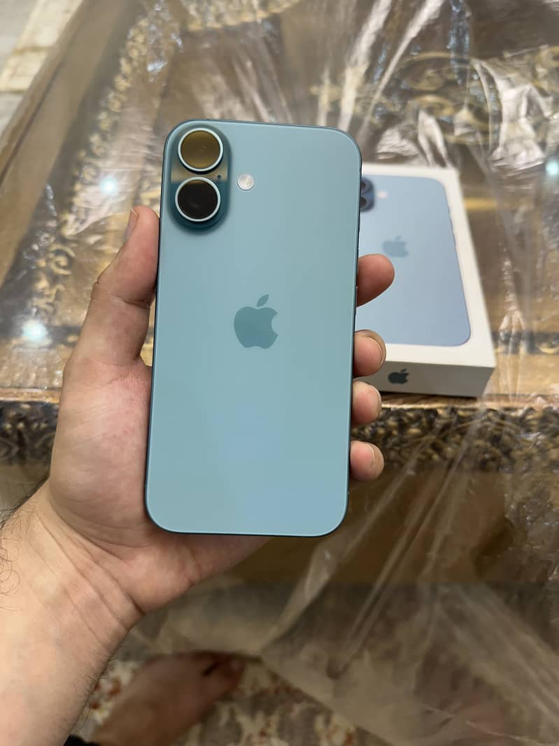 Iphone 16 (Teal color, 128 gb, Factory Unlocked) 2