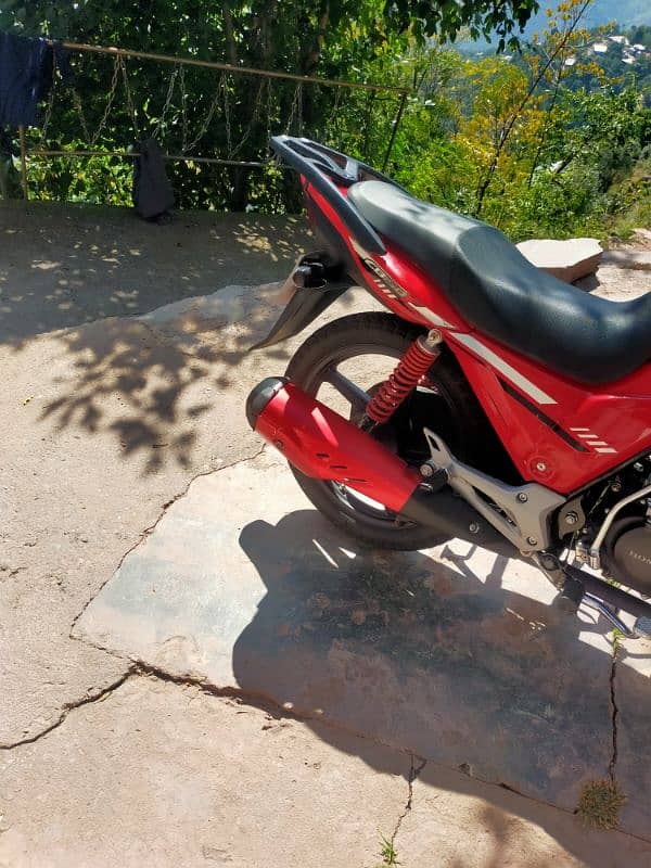 i m selling honda cb150f 1