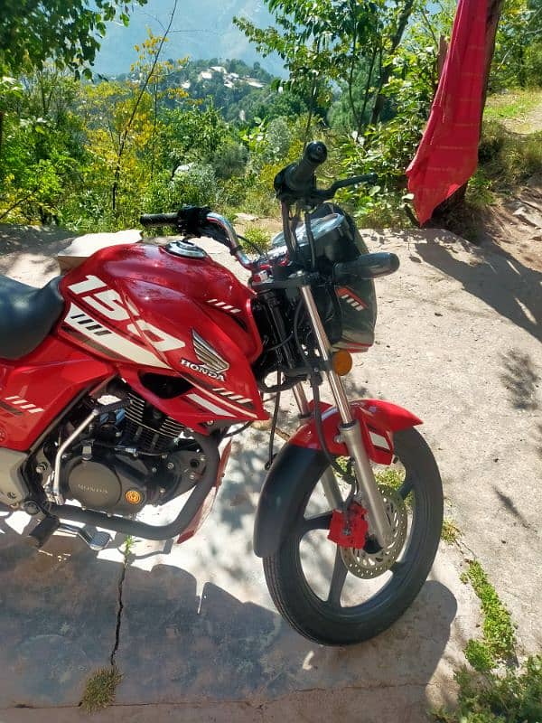 i m selling honda cb150f 2