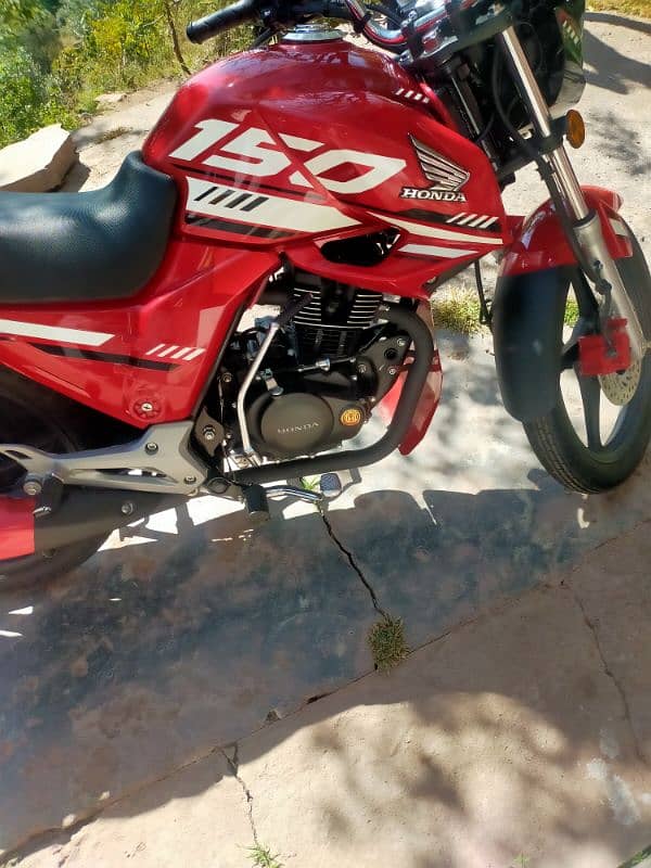 i m selling honda cb150f 3