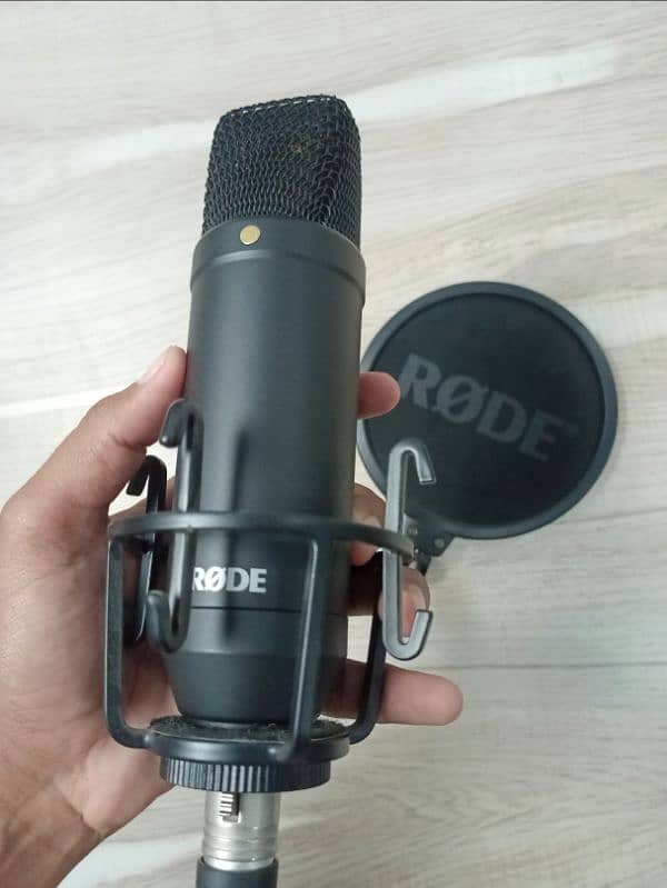 Rode NT1 Condenser Microphone with Stand - Excellent Condition! 2