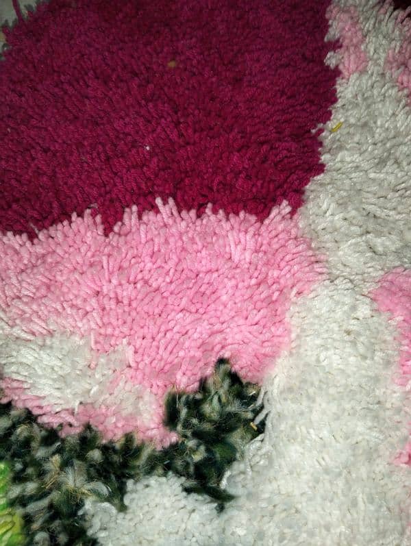 Hand made Raag wool and carpet available for Sale contact,,03024263558 2