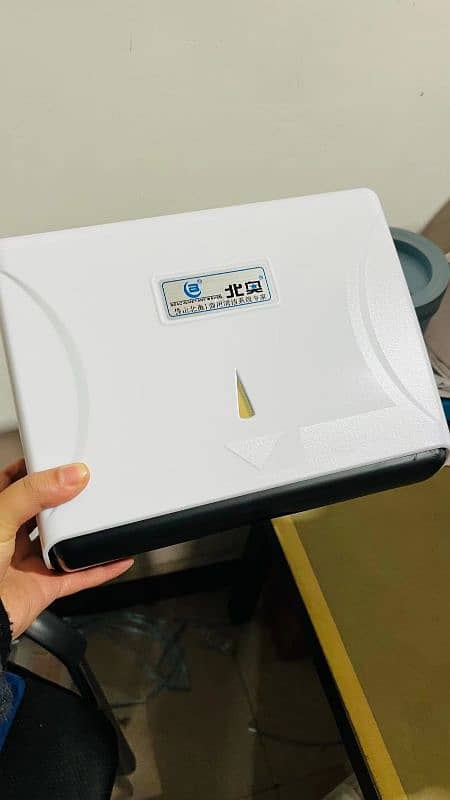 higeen tissues dispenser 2