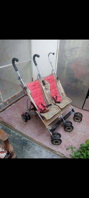 twin pram used 0