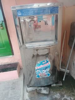 Steel water dispenser 10/10 condition. 03007661761