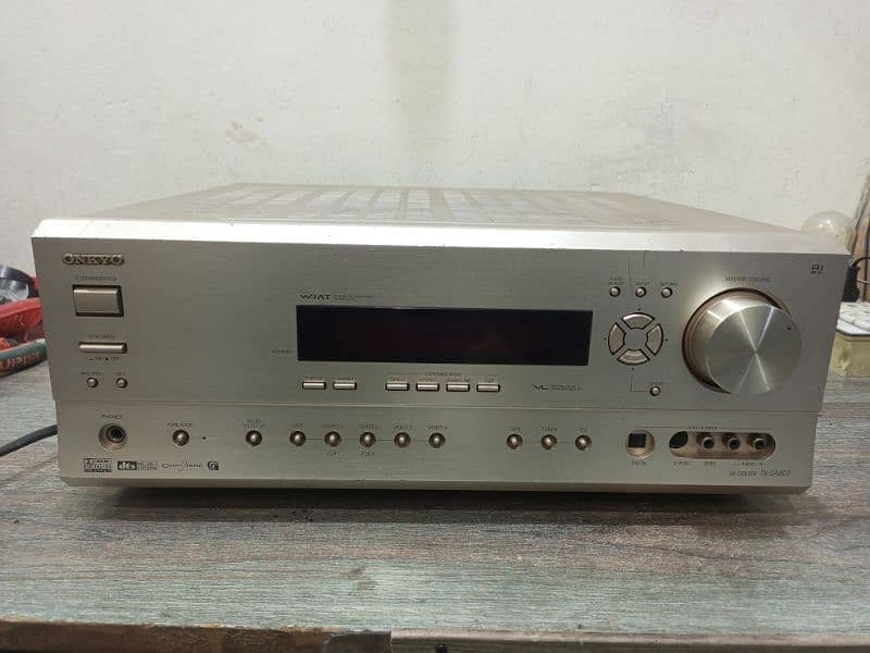 ONKYO  amplifier 110v model TX, SA601 without supply 0