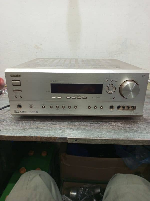 ONKYO  amplifier 110v model TX, SA601 without supply 2