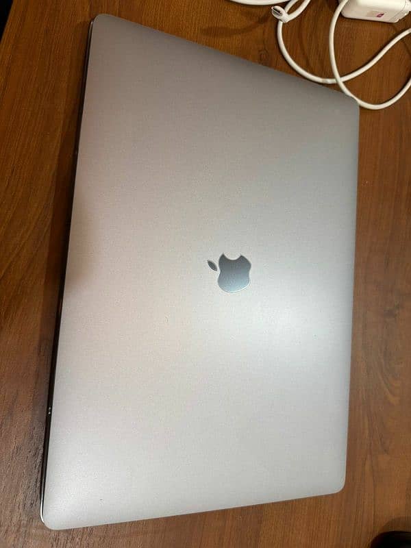 Macbook pro 2019 i9 16gb/1TB 0