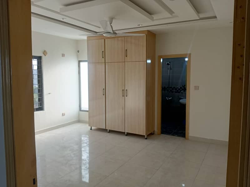 3-Bedroom APPRTMENT Available for Rent Gulberg Green Islamabad 11