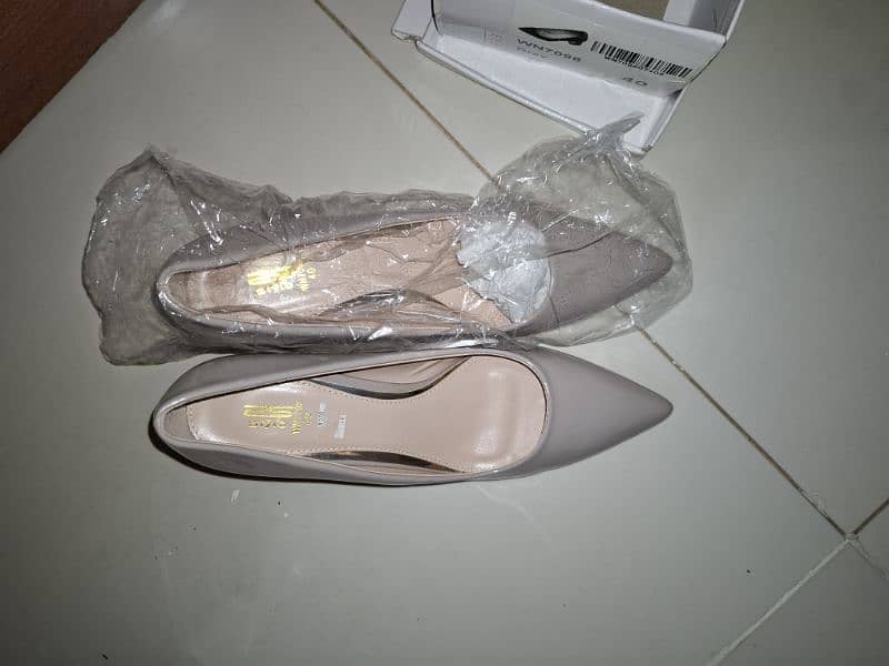 New shoes - branded (Almas, Celeste  Stylo) 18