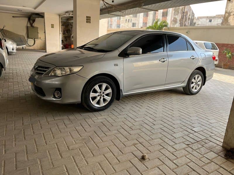 Toyota GLI 2014 bump to bump 200% (LE) ZERO 10/10 Karachi registerD 1