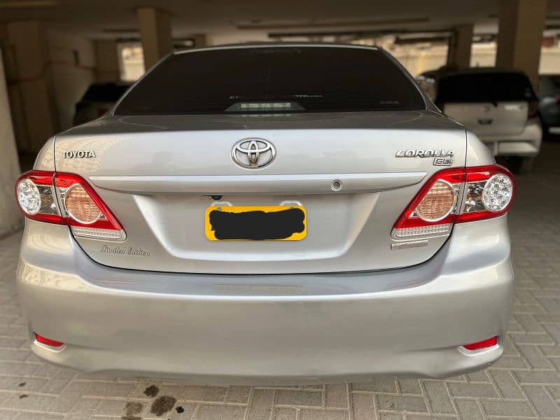 Toyota GLI 2014 bump to bump 200% (LE) ZERO 10/10 Karachi registerD 5